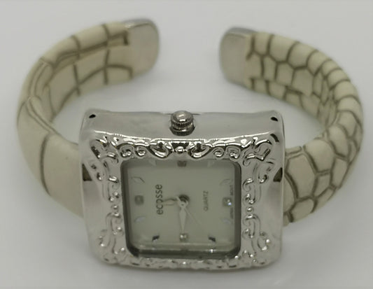 Fashion tan bangle style watch with square face