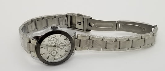 Silver base metal fashion watch with adjustable strap